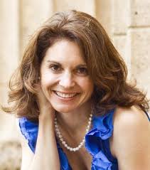 Renee Stephens's Instagram, Twitter & Facebook