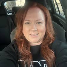 Katrina Burden's Instagram, Twitter & Facebook