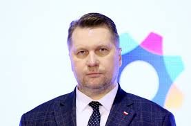 Majteczki w kropeczki" w operze. Kontrola po urodzinach współpracownika  Czarnka