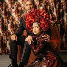 Warga indonesia yang berada di tempat yang sama mengungkapkan bahwa tidak terpikirkan untuk menggunakan baju adat indonesia untuk pre wedding di jepang. Prewed Tasya Kamila Randi Bachtiar Elegan Dengan Adat Minang Kapanlagi Com