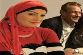 تدور أحداث الحلقة الأولى من مسلسل ضل راجل بظهور الفنان ياسر جلال والفنانة نرمين الفقي على أنهم زوجين سعيدين. Ø­Ù‚ÙŠÙ‚Ù‡ Ø§Ø±ØªØ¯Ø§Ø¦Ù‡Ø§ Ù„Ù„Ø­Ø¬Ø§Ø¨ ÙˆØ²ÙˆØ§Ø¬Ù‡Ø§ Ù…Ù† ÙØ§Ø±ÙˆÙ‚ Ø§Ù„ÙÙŠØ´Ø§ÙˆÙŠ Ù†ÙŠØ±Ù…ÙŠÙ† Ø§Ù„ÙÙ‚ÙŠ ÙˆÙ…Ø§ Ø³Ø¨Ø¨ Ø§Ø¨ØªØ¹Ø§Ø¯Ù‡Ø§