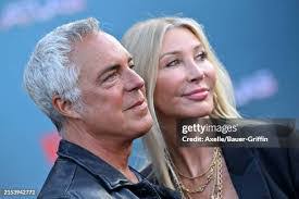 Samantha Edge's Instagram, Twitter & Facebook