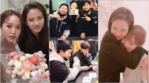Song ji hyo at her hairstylist's wedding, kim jong kook and haha at 401 restaurant #runningmannews #songjihyo. Download Song Ji Hyo At Her Hairstylist S Wedding Kim Jong Kook And Haha At 401 Restaurant In Mp4 And 3gp Codedwap