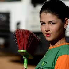 Mais jovem gari do DF concilia trabalho e faculdade