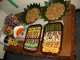 Daftar paket menu catering prasmanan sederhana & murah meriah untuk pesta pernikahan, khitanan, acara kantor, acara di rumah dan gedung. Menu Makanan Ulang Tahun Dewasa