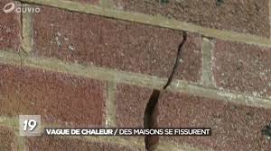 Les Maisons Sur Sol Argileux S Affaissent A Cause De La Secheresse