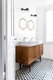 Mid Century Home Decor Let S Fall In Love With The Most Dazzling Mid Century Modern Design Ide Bathroom Trends White Bathroom Inspiration Bathroom Inspiration