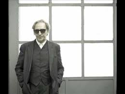 Centro di gravità permanente è il titolo di una canzone del cantante siciliano franco battiato, pubblicata nel 1981 e presente nel suo album musicale la voce del padrone. E Ti Vengo A Cercare Di Franco Battiato Significato