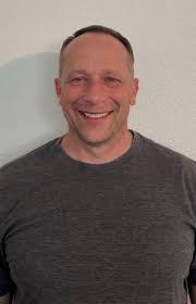 Could someone put more of a plain background please. Thank you