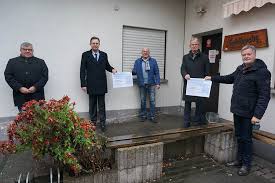 Wo ist der nächste geldautomat? Vr Bank Rhein Mosel Eg Und Raiffeisendruckerei Unterstutzen Obdachlose In Neuwied Nr Kurier De