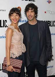 The #friendsreunion premieres may 27th on @hbomax @courteneycox. Friends David Schwimmer Got Married In Secret Glamour