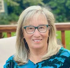 Debra Markovic's Instagram, Twitter & Facebook