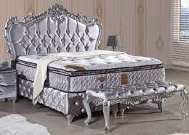 Bett barock und seine besonderheiten. Casa Padrino Barock Doppelbett Silber Prunkvolles Samt Bett Mit Glitzersteinen Und Matratze Barock Schlafzimmer Mobel