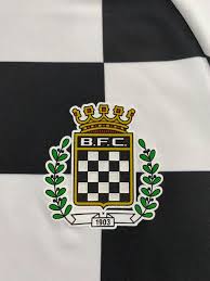 The image is placed in the infobox at the top of the article discussing boavista f.c., a subject of public interest. Boavista Fc Firma Parceria Com A Kelme Boavista Futebol Clube