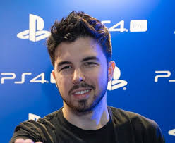 Su relación se deshizo con la mayor discreción hace dos. Ce On Twitter El Novio De La Ayuso Y Willyrex