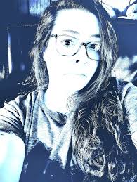 What hairstyle is suitable for a 53-year-old woman with MS?