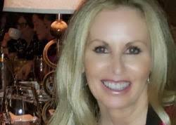 Shelley Hickson's Instagram, Twitter & Facebook