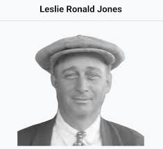 Date: March 1, 1973 S.E. Expressway heading south (having just come out of  the old South Station tunnel). Remember those three smokestacks?! Source:  Boston Public Library Photographer: Ernst Halberstadt