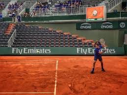 Timeless federer defeats djokovic to win 7th dubai title. Roger Federer S Outfit For The French Open 2016 Perfect Tennis