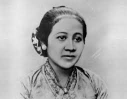 Ucapkan selamat hari ibu dengan contoh kartu ucapan hari ibu dari canva, gratis. Ra Kartini Tersenyum Di Sana Melihat Wanita Indonesia Kini Halaman 1 Kompasiana Com