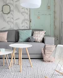 Du rose pour une déco toute en douceur. Une Deco En Rose Et Vert Dans Le Salon My Blog Deco