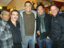 De in raymann is laat gespeelde alter ego's komen ook voor in raymanns zevende theaterprogramma in holland staat. Jorgen Raymann Kind Aan Huis Bij Grieks Restaurant Etten Leur Foto Bndestem Nl