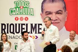 Terminamos el día con una gran reunión junto a abogadas y abogados de  #Monclova, en compañía del próximo alcalde Carlos Villarreal y Teo  Kalionchiz. Fue un diálogo muy interesante donde intercambiamos ideas