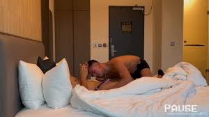 leo freezes time - BoyFriendTV.com