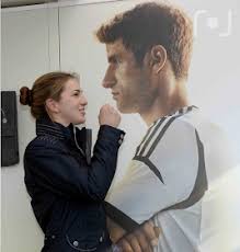 Lisa and thomas have been dating since they were teenagers. Love Is An Escape Thomas Muller And His Wife Lisa In 2021 Hollywood Couples Thomas Muller Lisa