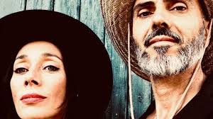 L'artiste Sam Stoner en session live.