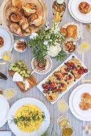 Hgtv fan misssuzie3 created a chic mother's day table that demonstrates how layering neutral tones, in this case gold and chocolate, creates a feminine and sophisticated table setting for brunch. Vive The Daylife Brunch Brunch Table Setting Brunch Table