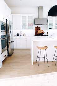 10 Quick And Easy Kitchen Decorating Ideas On A Budget Kukun Modern Kitchen Design Timeless Kitchen Kitchen Trends