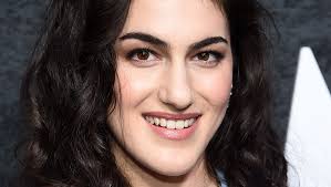 Clara Brewer's Instagram, Twitter & Facebook