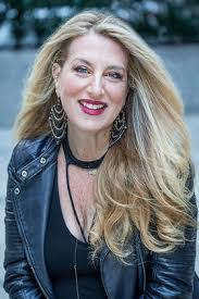 Rebecca Cantor's Instagram, Twitter & Facebook