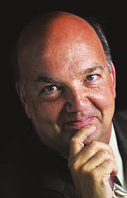 Panel backs Dillard's