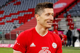Der vorstandsvorsitzende hört bereits zum 30. Karl Heinz Rummenigge Says Robert Lewandowski Is 100 Staying At Bayern Munich Bavarian Football Works