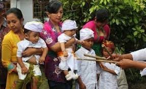 Dihidangkan kepada para tetamu dan makanan lain tidak boleh dihidangkan terutamanya daging lembu,kerana agama hindu melarang makan daging lembu. Cuntaka Bukan Berarti Dilarang Sembahyang