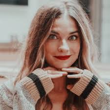 Penelope Bradley's Instagram, Twitter & Facebook