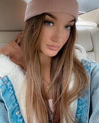 Kasey Cline's Instagram, Twitter & Facebook