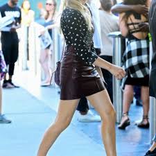 The woman has killer legs which she obviously thinks enough of to show off at her high end. Celebrities In Short Skirts And High Heels Hubpages