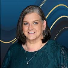 Joni Mclean's Instagram, Twitter & Facebook