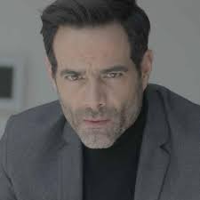 La pareja protagoniza escenas de sexo como pocas veces hemos visto en tv, y. Actor Luis Roberto Guzman Es Abogado En Quien Mato A Sara