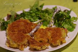 Usa costolette un filo più sottili delle precedenti o battile con il batticarne, perché cuociano nel tempo cosciotti e carré interi, questi ultimi anche arrotolati a corona, danno gli arrosti più scenografici. Costolette D Agnello Impanate Ilgiardinonascosto