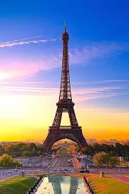 Waking Up In This City Paris Will Get You To Smile From One Ear To The Other Paris Tour Eiffel Eiffel Tower Eiffel Tower Photography