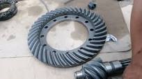 Replace differential Pinion at ring gear.. Fuso Supergreat