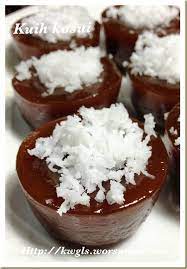 This is kuih kosui (ko swee) or also known as kuih lompang in malaysia, is a popular afternoon snack. Pandan Green Or Gula Melaka Brown You Decide Kuih Kosui Or Kuih Ko Swee å¡ç©—ç³• Or Kuih Kaswi Guai Shu Shu