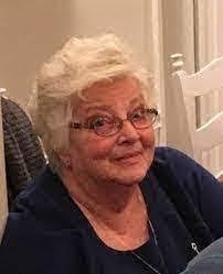 Mary Hult's Instagram, Twitter & Facebook