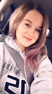 Taylor Morey at Regis salon