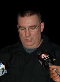 Candlelight vigil honors Fellure, Richardson