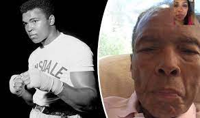 Muhammad ali's daughters have dismissed claims of their father being near death on sunday, saying he was at home watching the super bowl. Muhammad Ali S Daughter Reveals Final Photo Of Boxer World News Express Co Uk